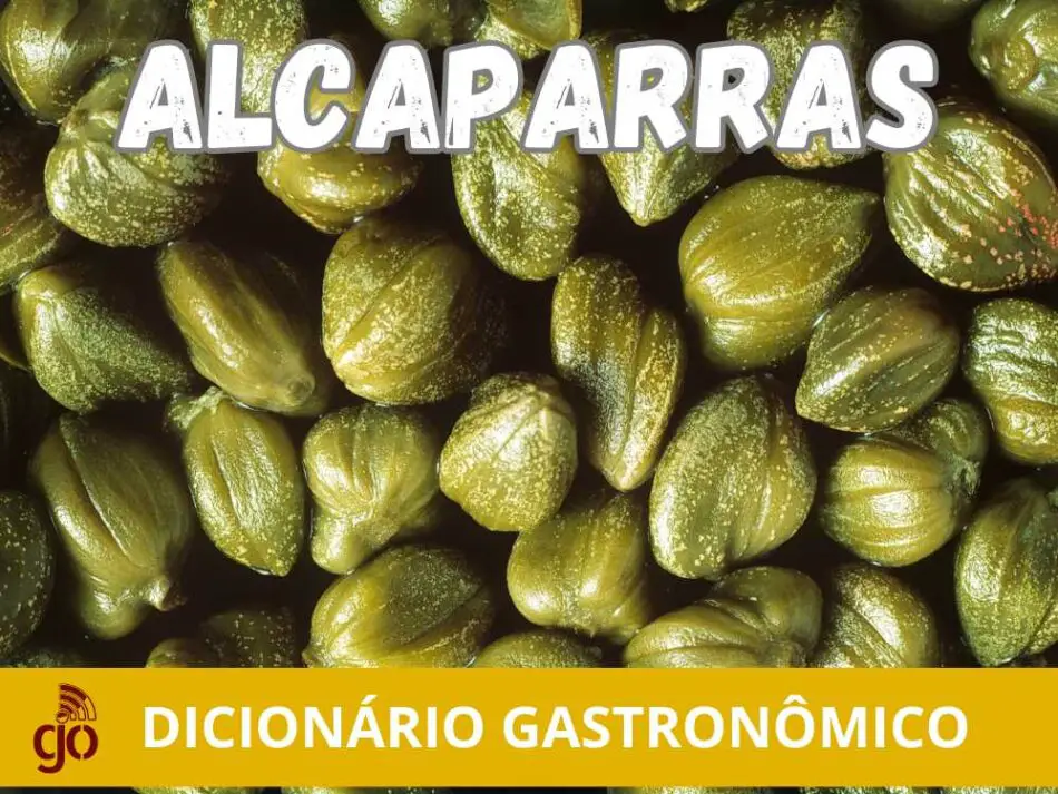 alcaparras em conserva, pequenas e verdes, prontas para serem usadas em diversas receitas culinárias.