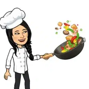 Jo Gourmand com uma frigideira cozinhando vegetais.