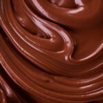 Ganache de chocolate clássico, ideal para coberturas e recheios.